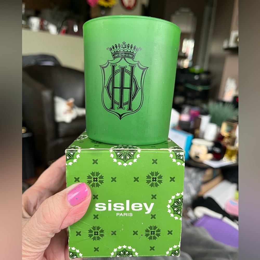 Sisley Paris Campagne has Bougie Scented Candle 165g.  New!